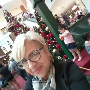 Meet your Posher, Isabel